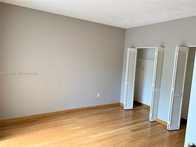 1130 Buttonwood Ln #- — Photo 15