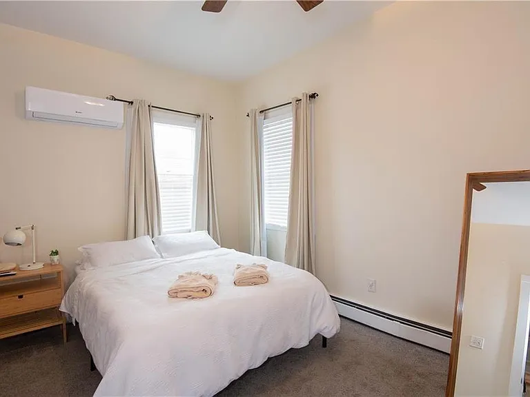 391 Aquidneck Ave — Photo 5