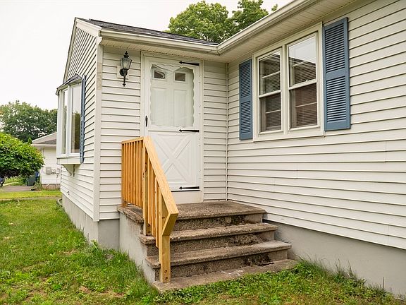 4th image of 159 Roy St