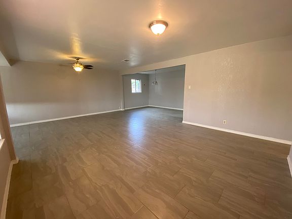 4th image of 10387 Yellowstone St