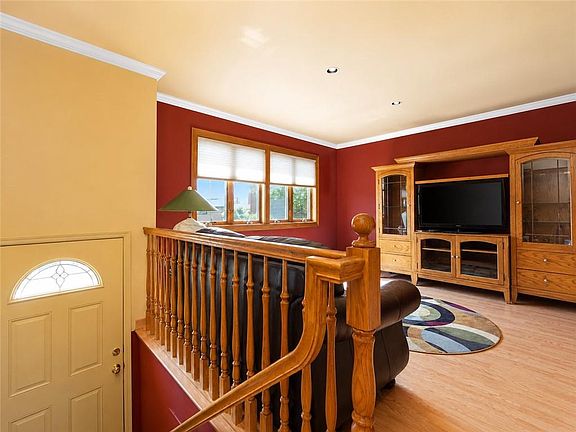 3rd image of 7 Pamela Ln #7