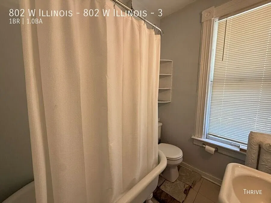 Cozy Apartment Steps From Campus Heat & Water Included! Available August 2027 — Photo 4