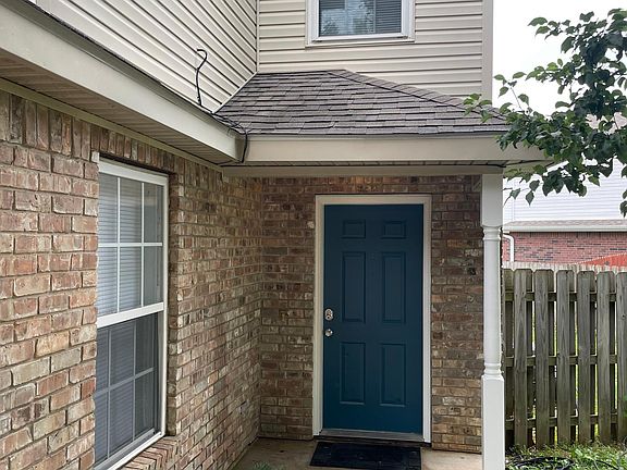 2nd image of 889 N Daisy Ln #889