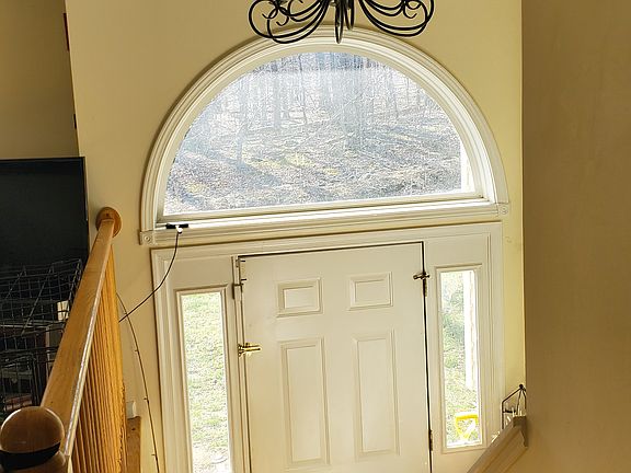 3rd image of 719 Fawn Dr