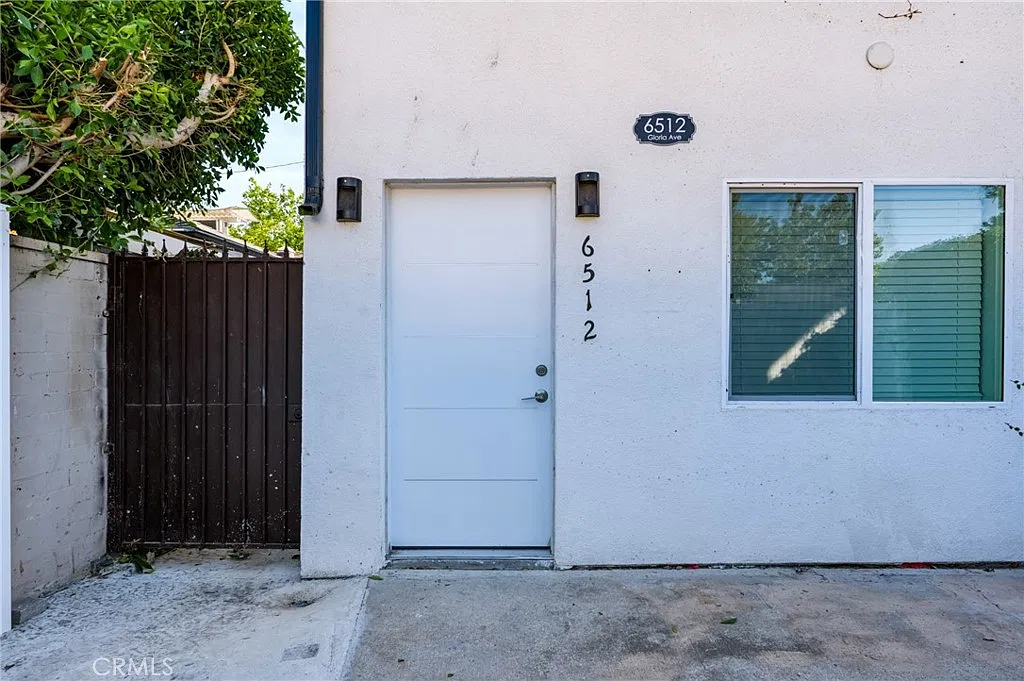 3 bed, 1200 sqft, $2,800 — Photo 2