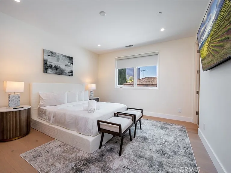 4906 Gaviota Ave — Photo 37