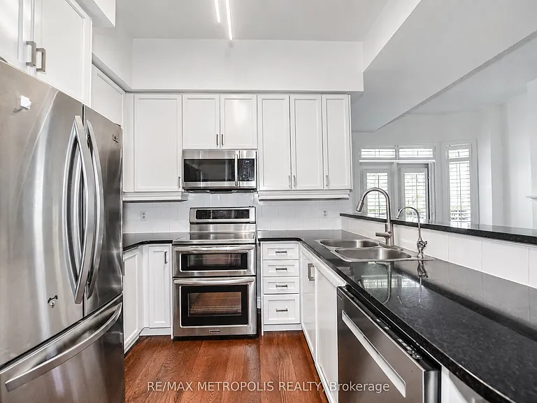3 Rean Dr #Townhouse 13 — Photo 17