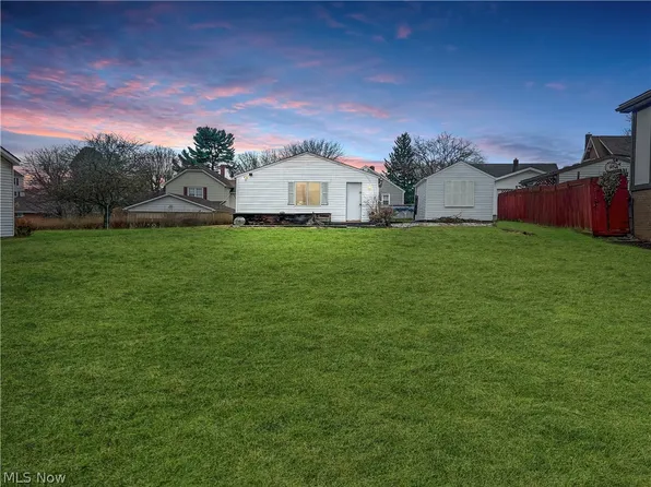 3817 Woodlawn Way, Weirton, WV 26062