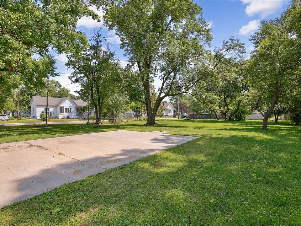 664 N Macon St, Bement, IL 61813 Zillow