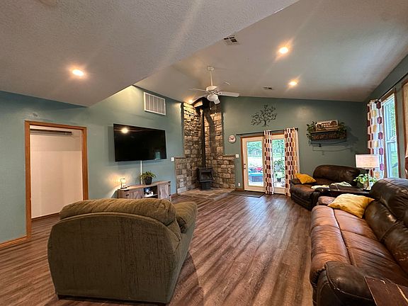 2nd image of 2477 Carver Road