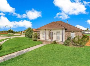 2912 Rue Carmen, Meraux, LA 70075