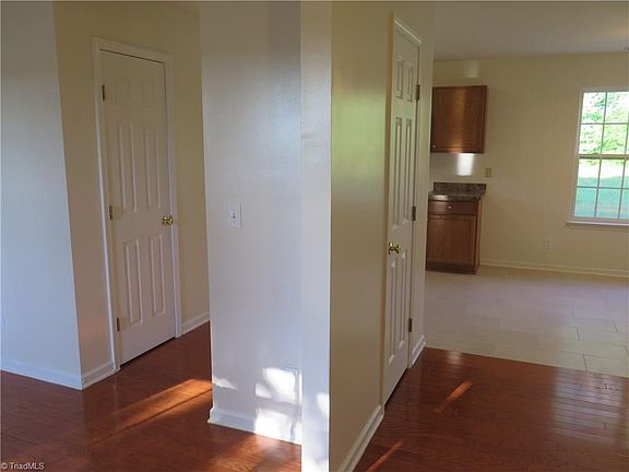 5th image of 711 Audrey Ln
