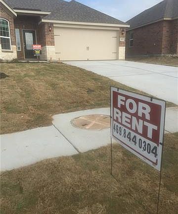 5th image of 1821 Persimmon Dr