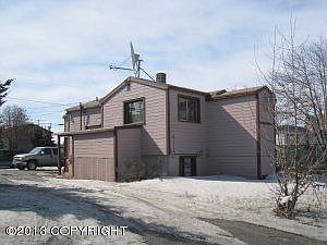 2nd image of 904 E 9th Ave