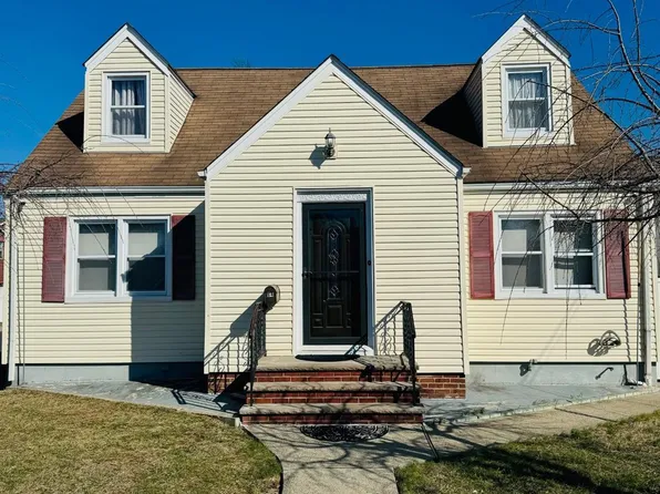 64 Post Blvd, Carteret, NJ 07008
