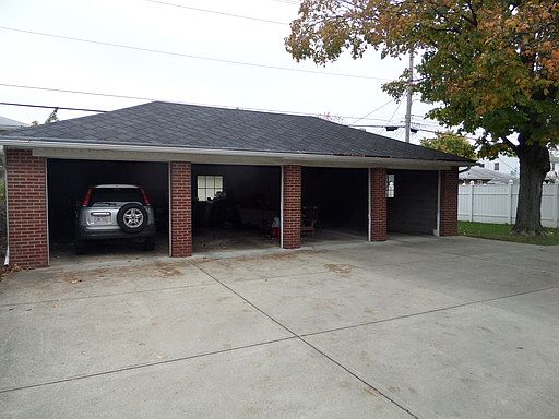 2nd image of 3887 Pleasant Ave APT 2