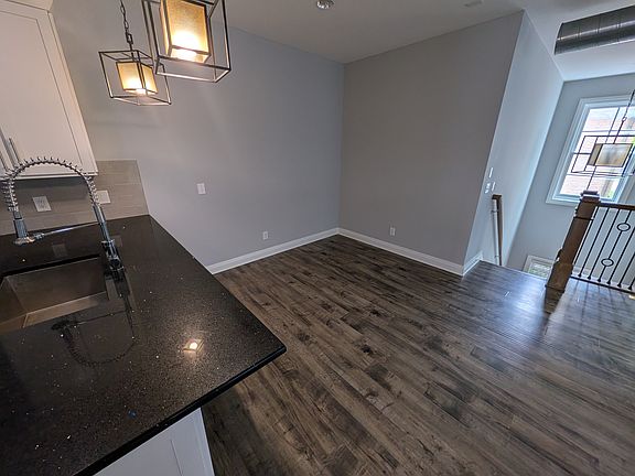 5th image of 58 E Hubbard Ave #A