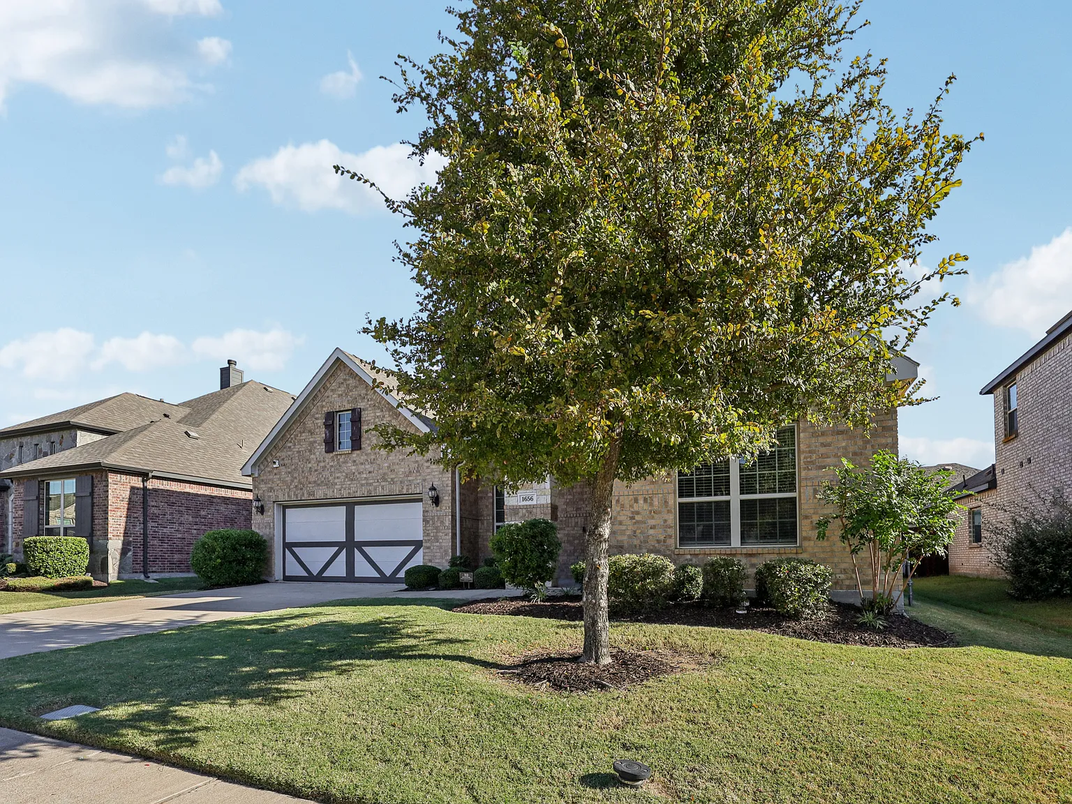 3 bed, 2.5 bath, 2469 sqft, $3,100 — Photo 3