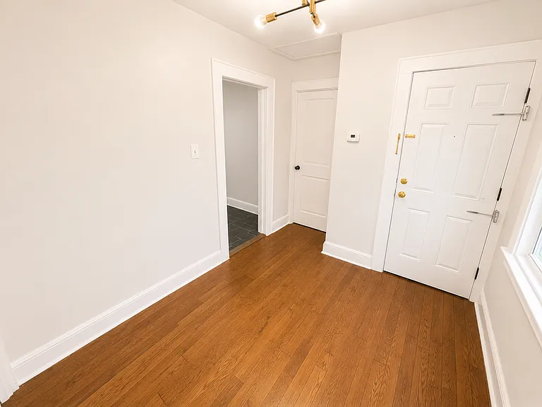 94 Rose Terrace — Photo 10