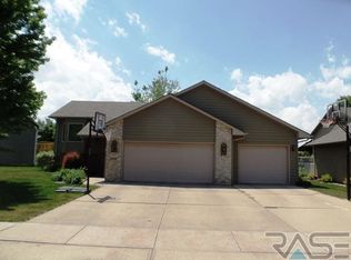 3189 S Tyler Ct, Sioux Falls, SD 57103