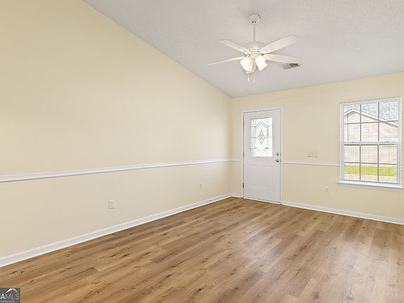 3rd image of 1006 Wadley Cir