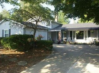 3183 Van Aken Blvd, Shaker Heights, OH