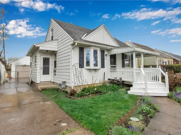 54 Seabrook St, Buffalo, NY 14207