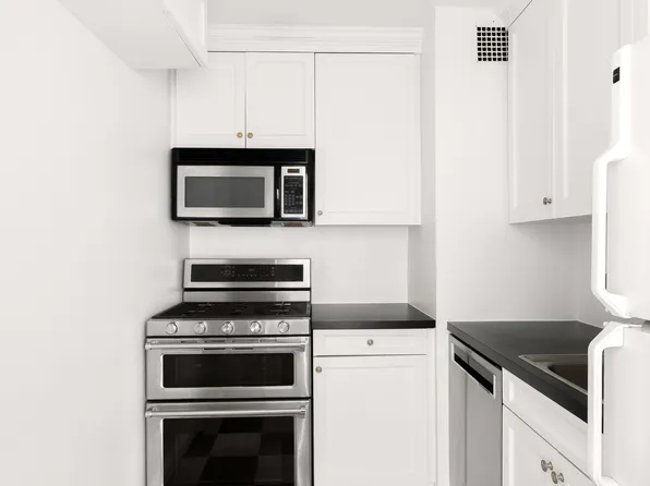 444 East 75th Street image 4 of 9