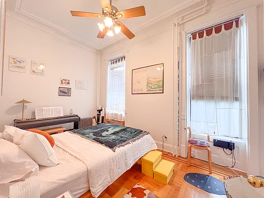 Bedroom, photo 1