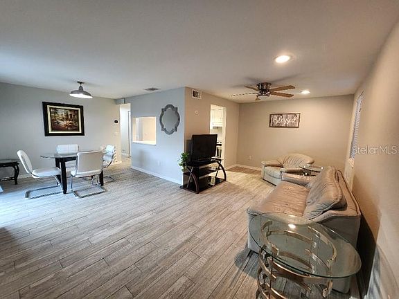 3rd image of 4022 BEAVER LANE #800A
