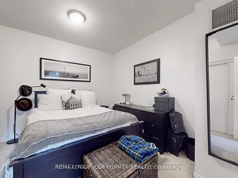455 Rosewell Ave #101 — Photo 15