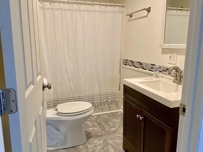 29 Warren Ct — Photo 2