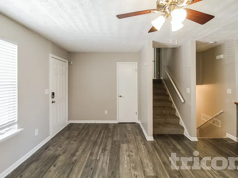 141 Hemlock Cir — Photo 4