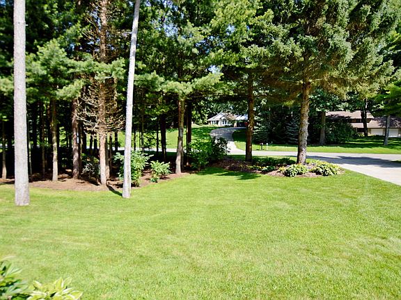 5th image of 13327 Greenleaf Ln