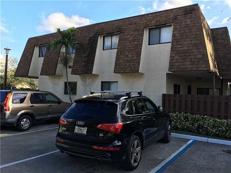 1st image of 253 San Remo Blvd