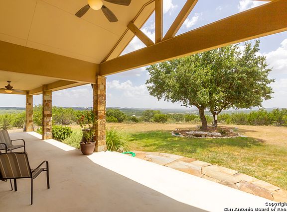 3rd image of 123 Comal Peak