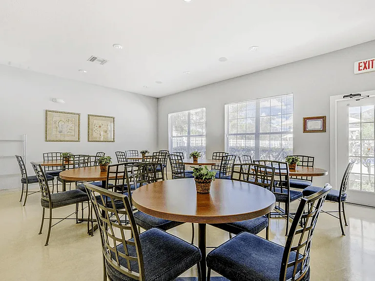 Rose Harbor Apartments — Photo 26