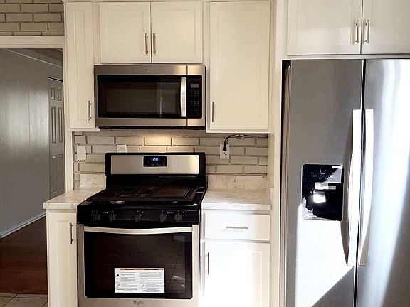 New gas range, micro, frig