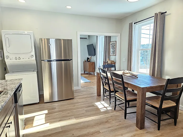 466 Main St #1 — Photo 5
