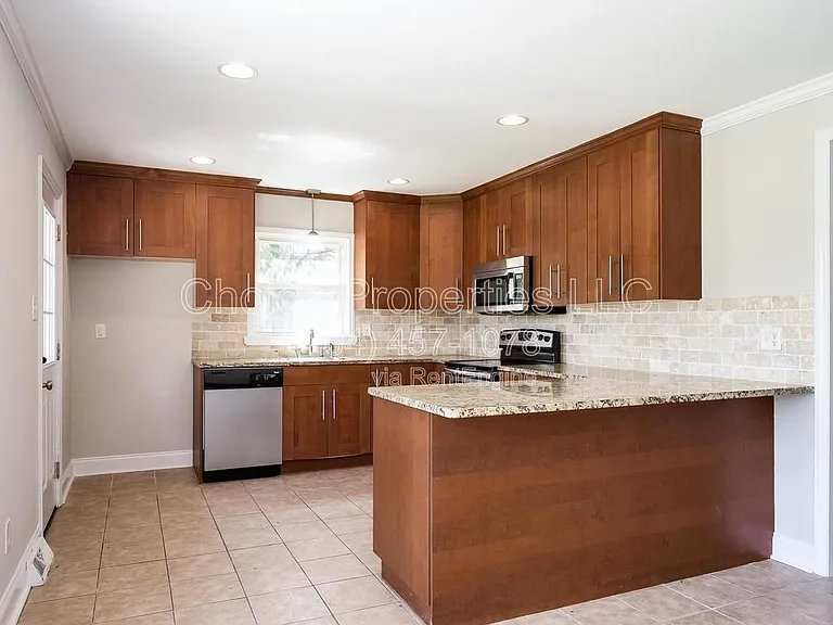 6827 Woodstream Dr — Photo 7