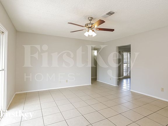3rd image of 2552 Masters Cir
