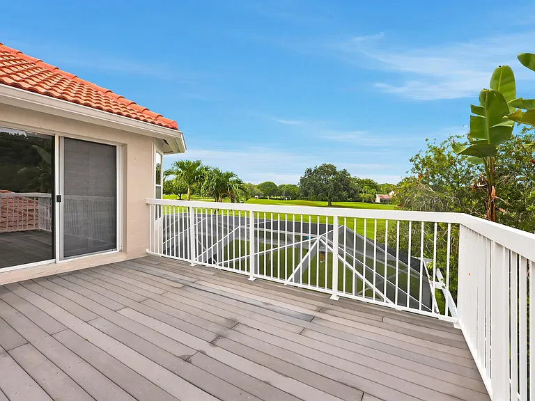 2 Monterey Pointe Dr — Photo 18