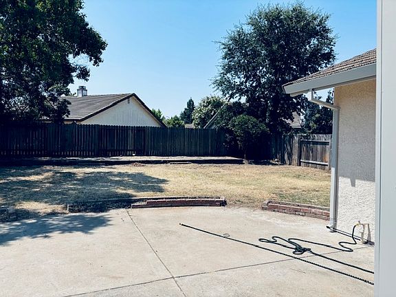 5th image of 9036 Carlisle Ave