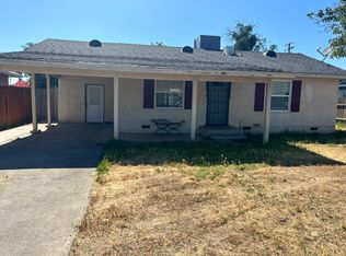 1216 N 11th Ave, Hanford, CA 93230