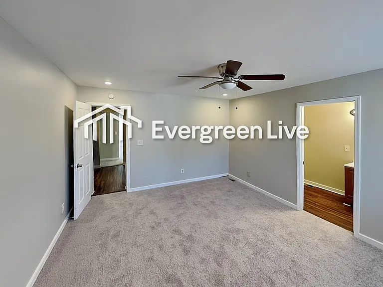 1381 Sharon St NW — Photo 7
