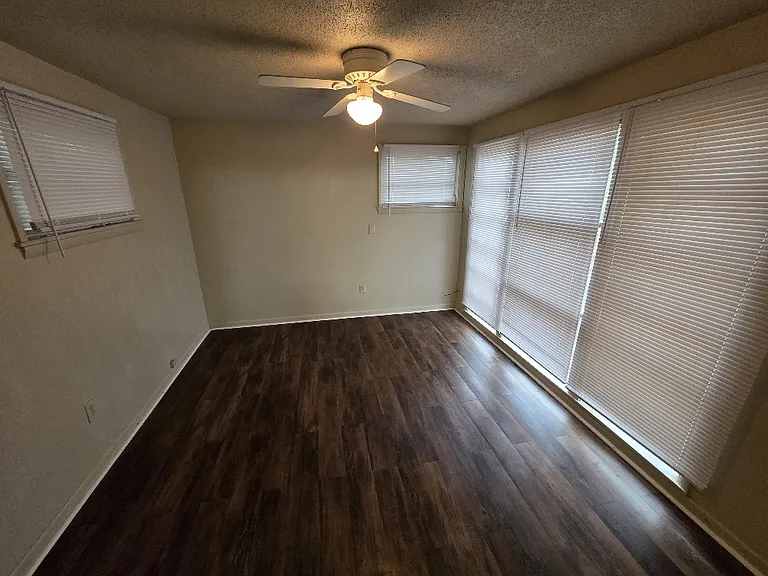 356 Savannah Ave #4 — Photo 9