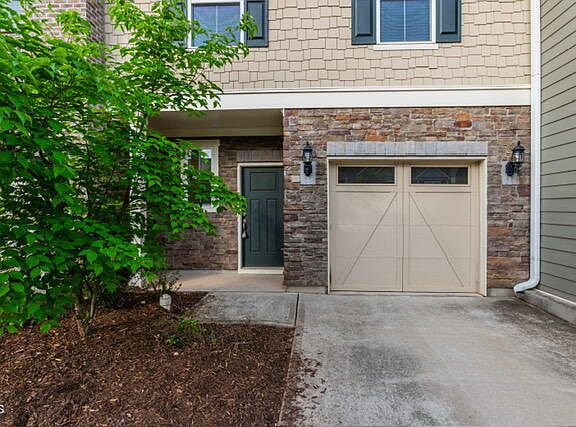 5th image of 106 Pleasant Glen Ln