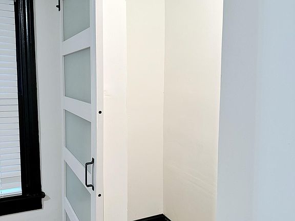 4th image of 4226 Prescott Ave #3