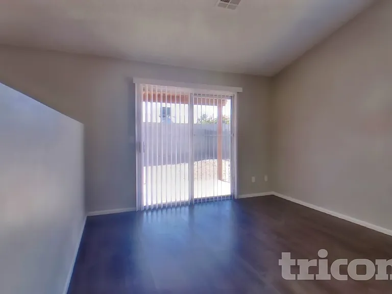 1010 W Blackhawk Dr — Photo 4