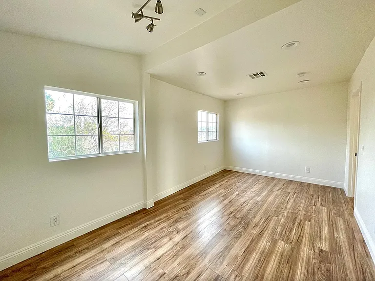 6512 Aldama St — Photo 9